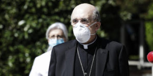 Sacerdotes con Mascarilla